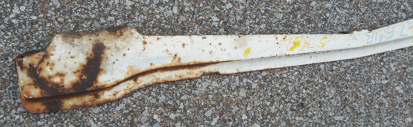 1967 Ford Fairlane front bumper filler white