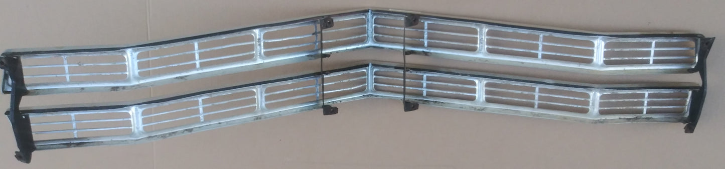 1967 Ford Galaxie grille