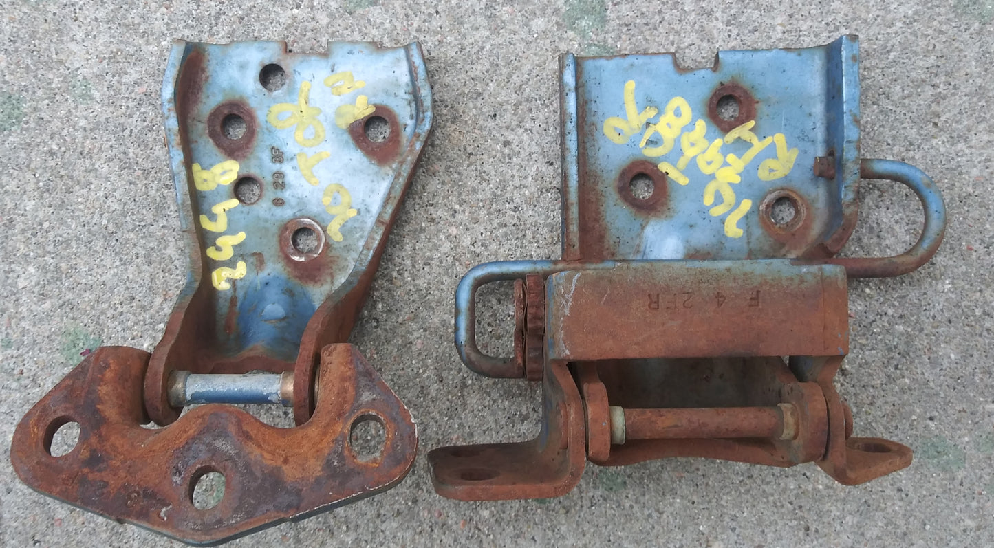 1970-71 Ford Torino door hinges RH