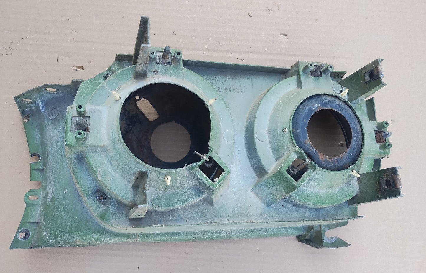 1972 Ford Torino Ranchero headlight assembly passenger side fishmouth