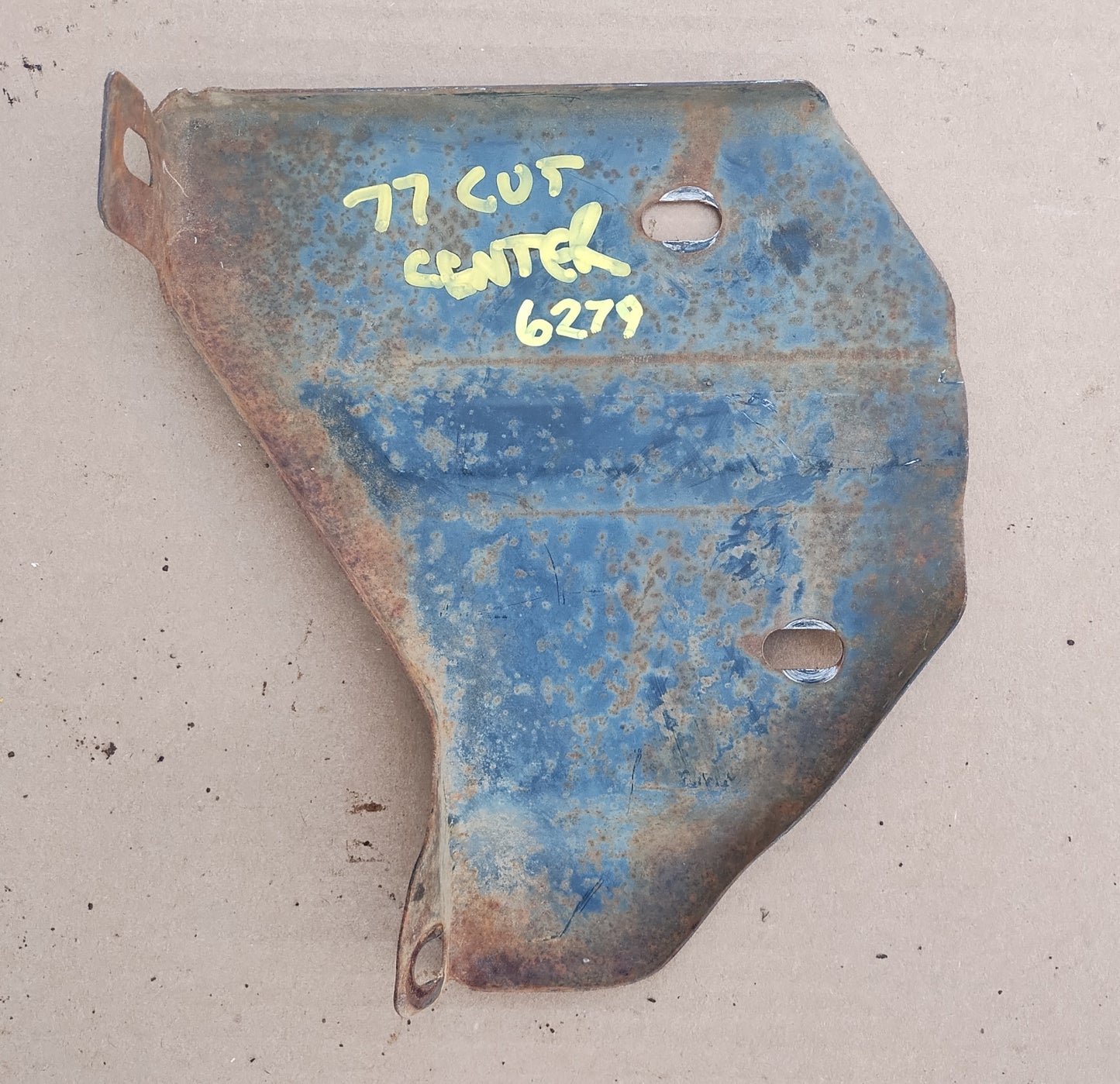 1977 Oldsmobile Cutlass header panel center bracket