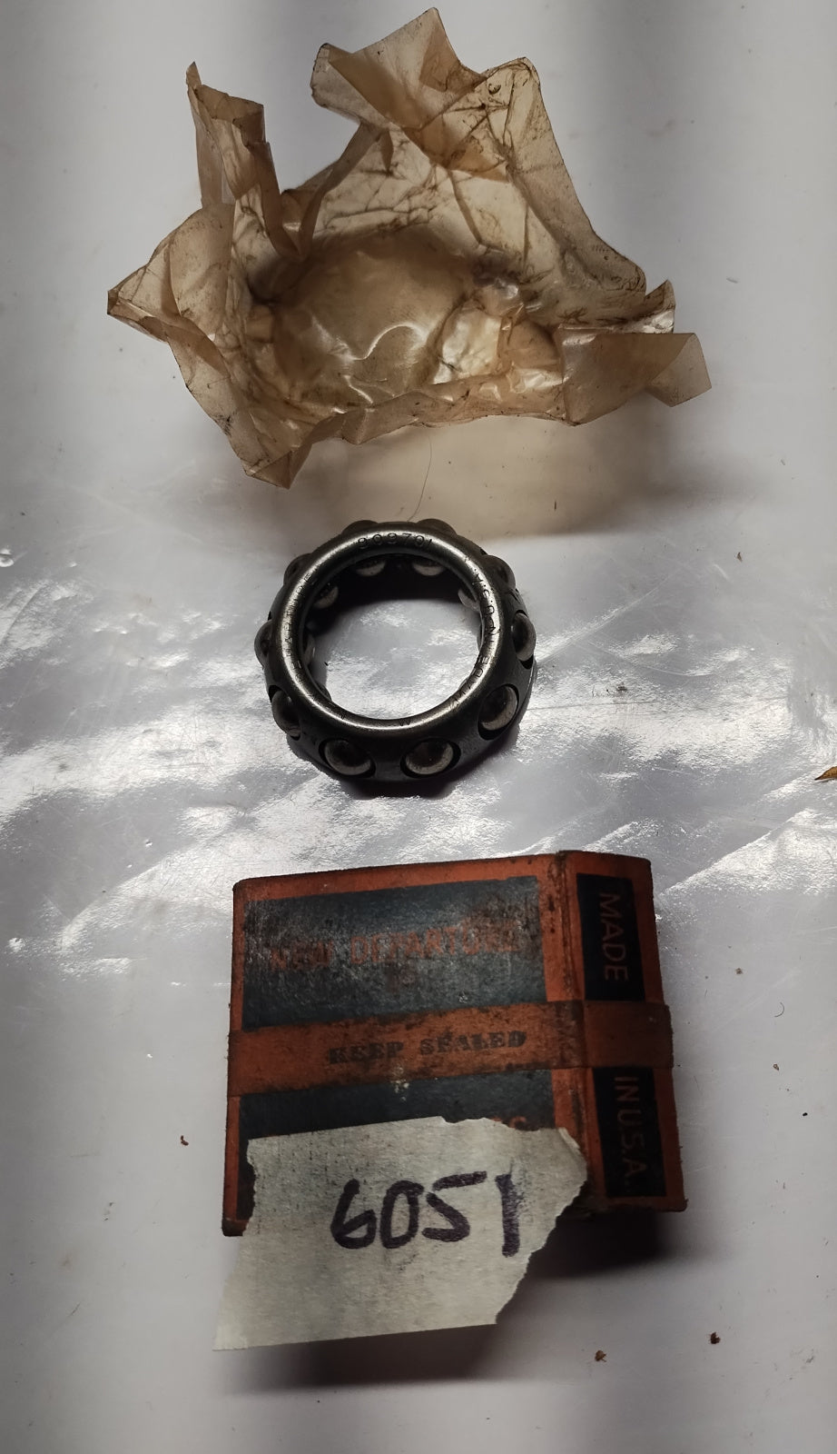 New departure roller bearing NOS