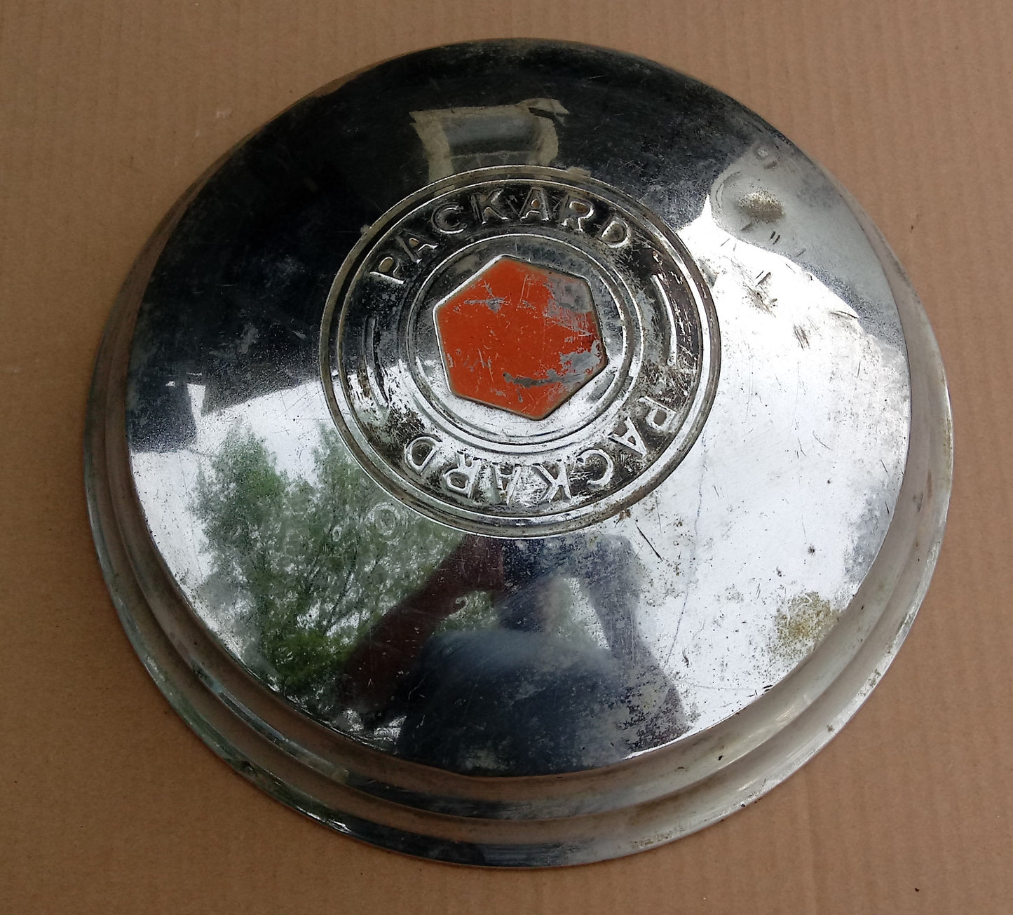 1940s Packard hubcap