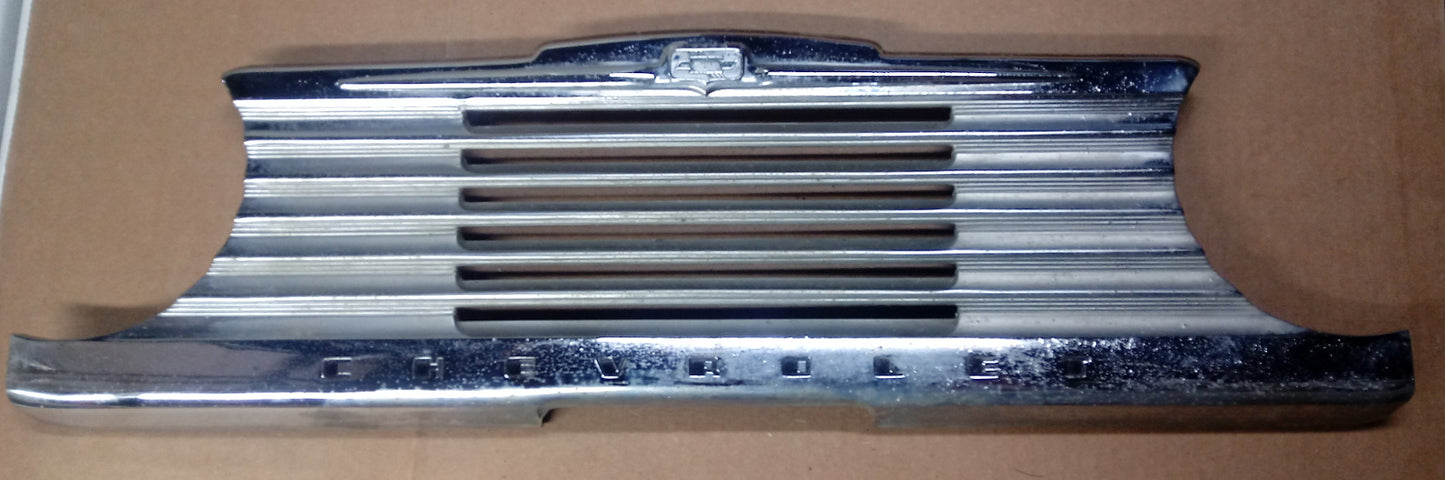 1947 Chevrolet speaker cover