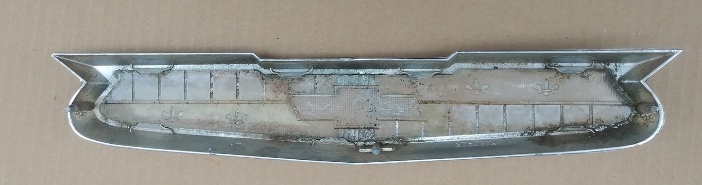 1958 Chevrolet hood emblem