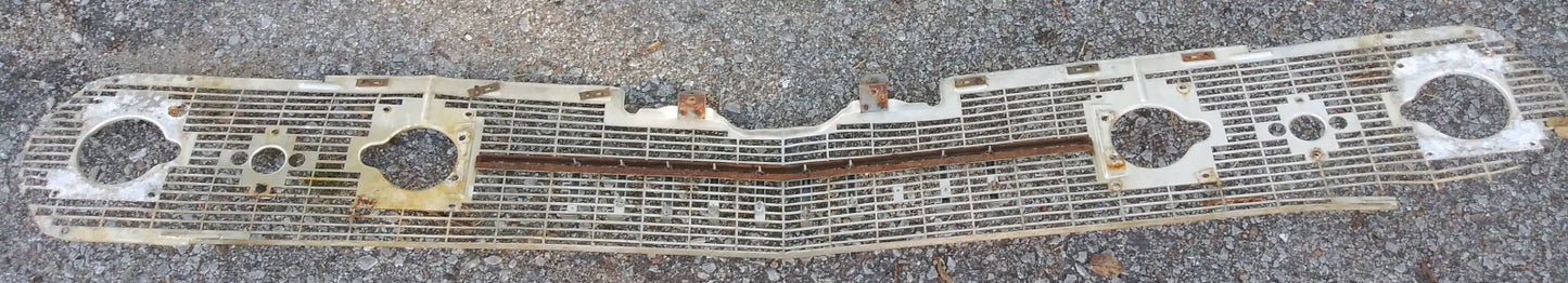 1959 Oldsmobile 88 front grille