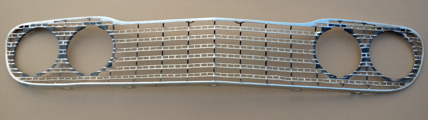 1960 Ford Galaxie Sunliner Country Sedan front grille