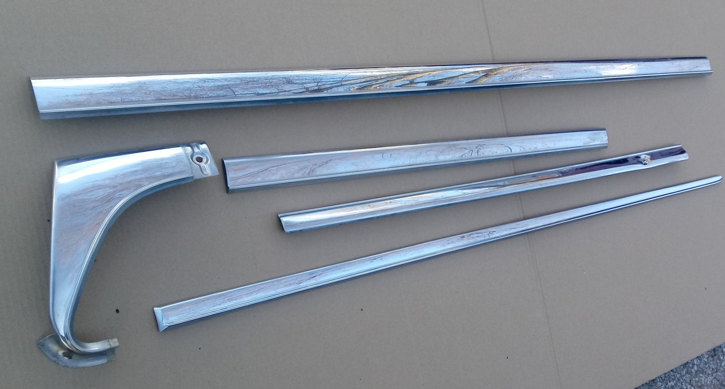 1960 Lincoln Continental 4D side chrome pass side