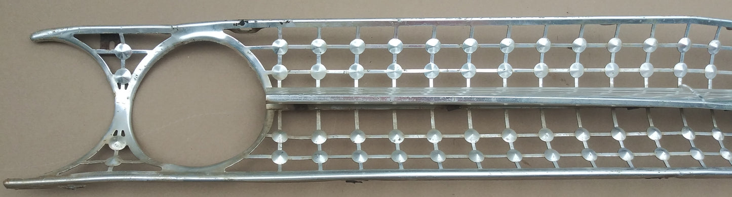 1961 Ford Galaxie Fairlane Sunliner grille