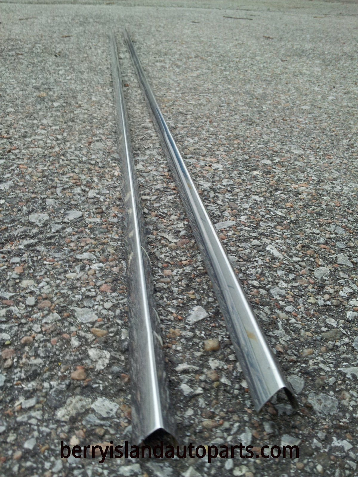 1961 Ford Thunderbird rear fin trim