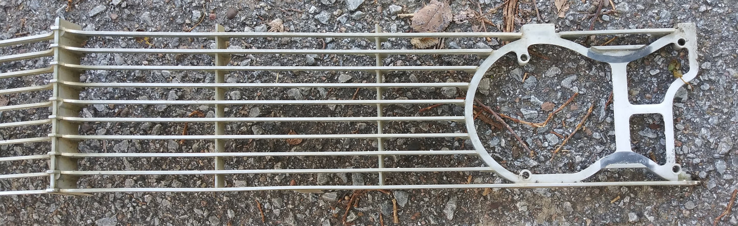 1962 Oldsmobile 98 Starfire front grille