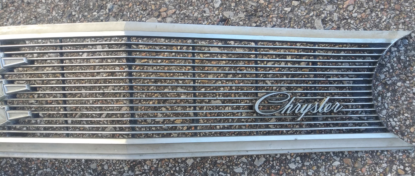 1969 Chrysler Newport New Yorker front grille