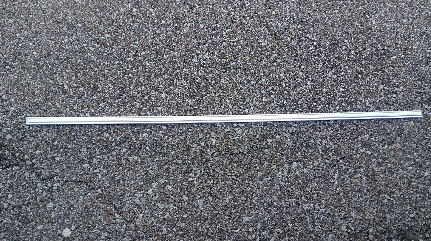 1970 Plymouth Fury RF fender trim