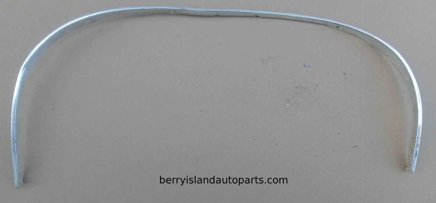 1970-71 Ford Torino wheel lip molding right front