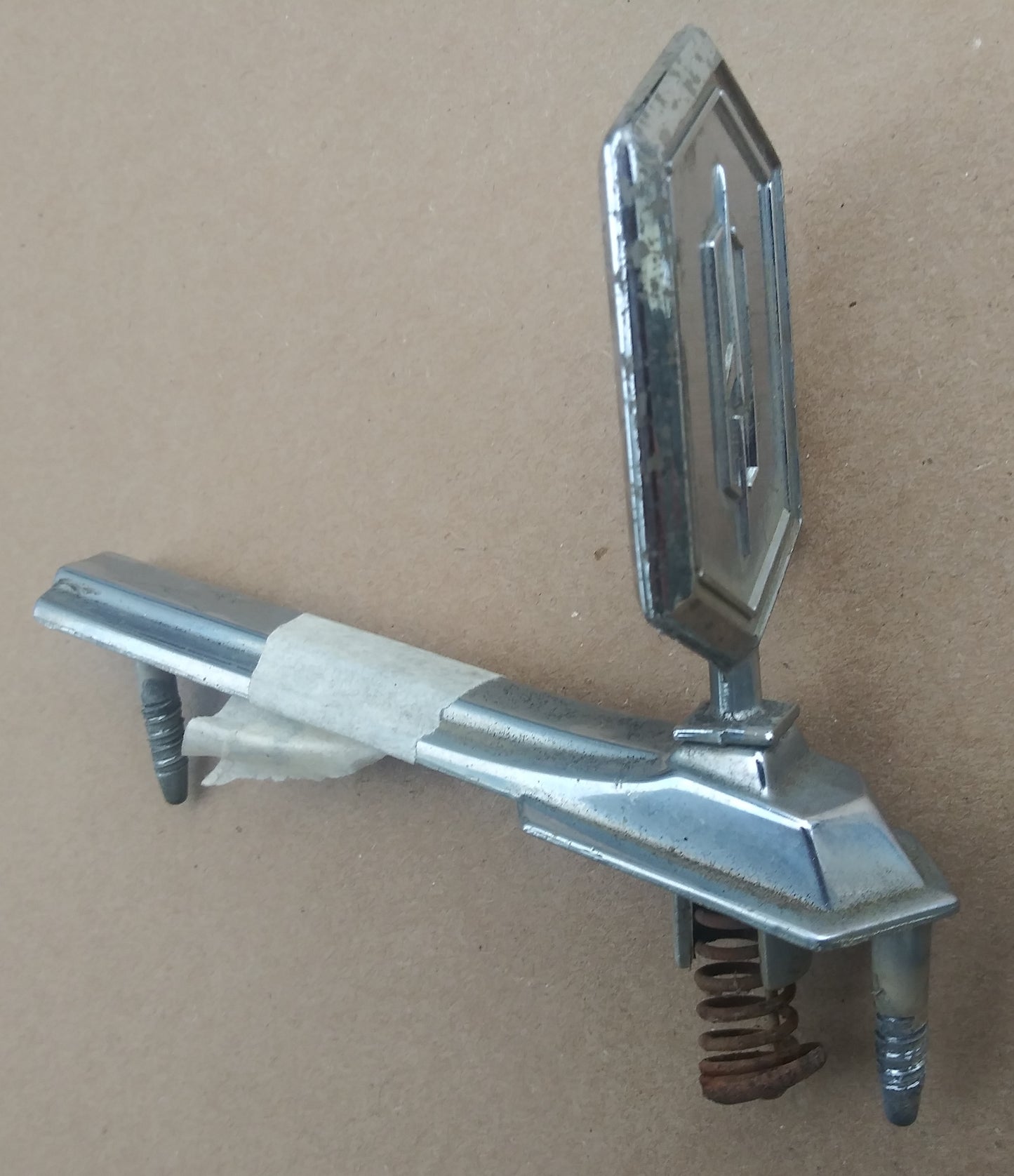 1977 Oldsmobile Cutlass hood trim w/ornament