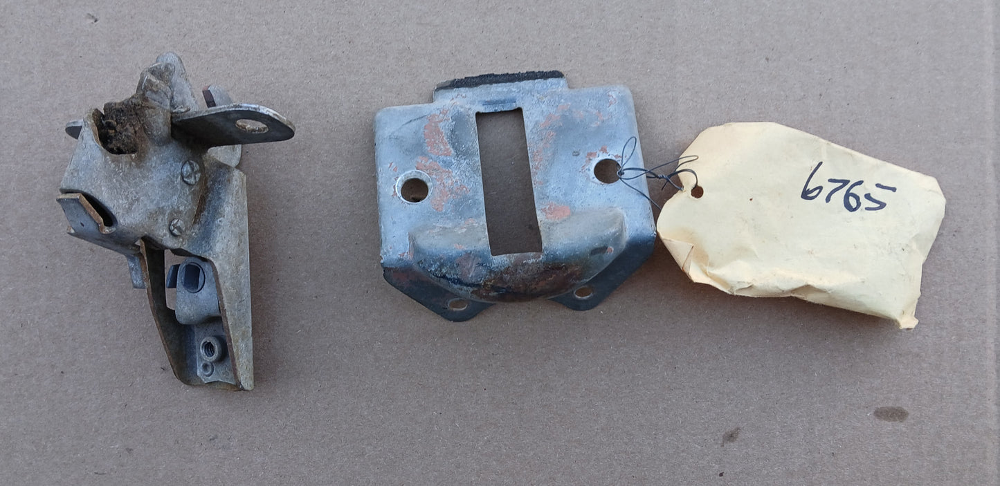 1955-57 Pontiac Trunk Latch Assembly