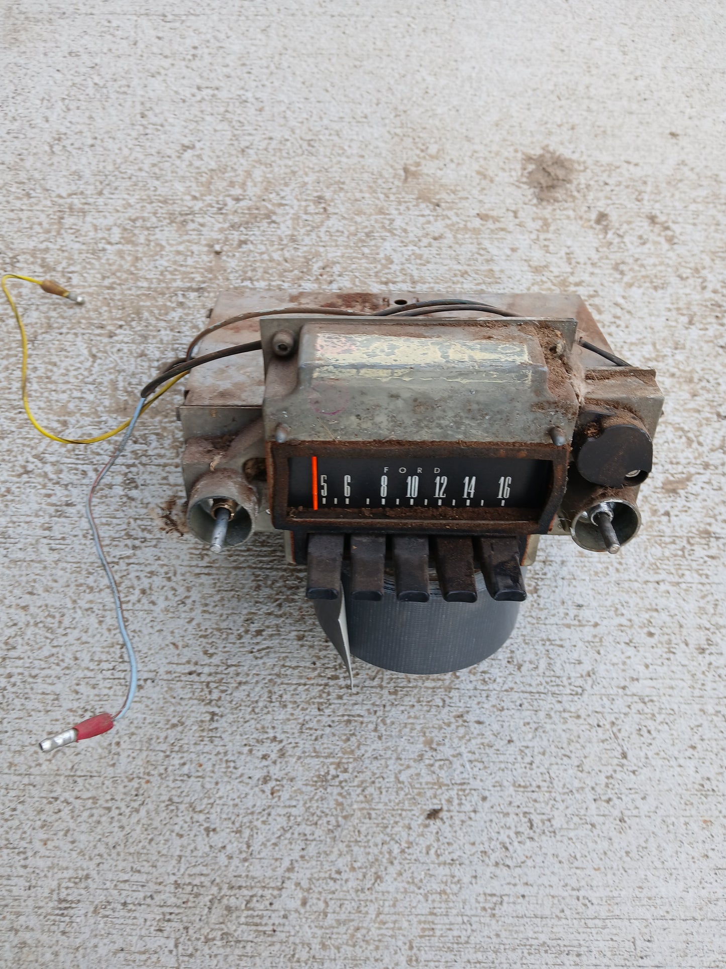 1967 Ford Fairlane AM Radio