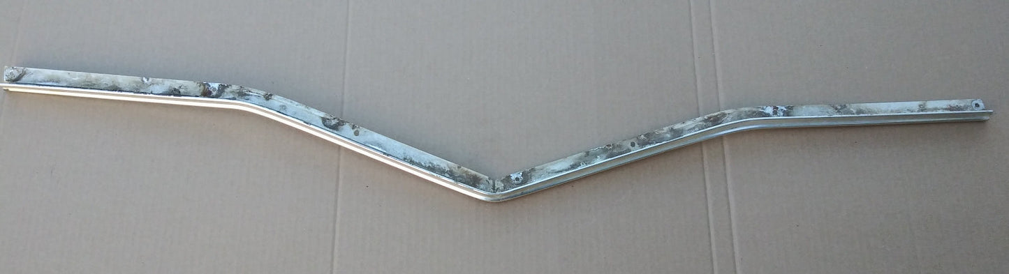 1973-76 Dodge Dart top grille trim