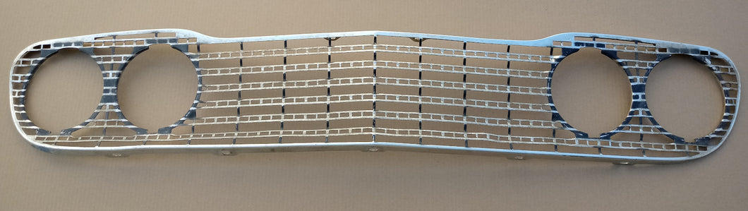 1960 Ford Galaxie Sunliner Country Sedan front grille