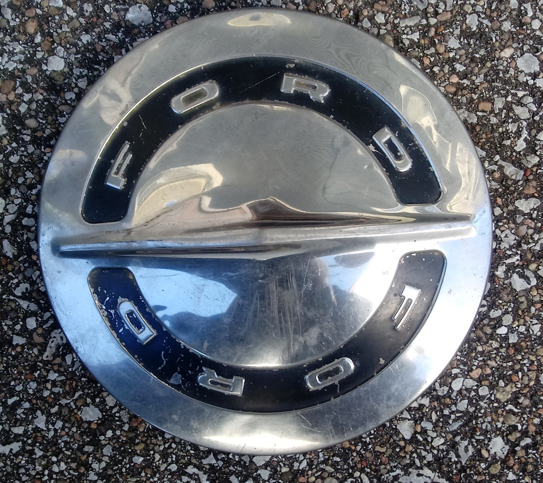 1964 Ford hubcap