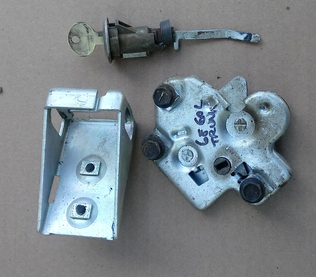 1968 Ford trunk latch and hardware