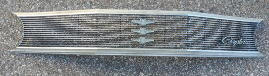 1969 Chrysler Newport New Yorker front grille