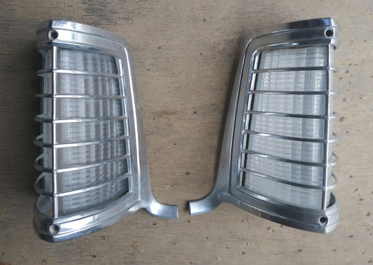 1973 Lincoln Continental Mk IV turn signal lens and bezels pair